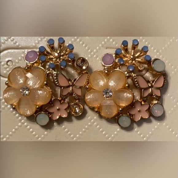 Vintage Crystal Flower Rhinestone Enamel Stud Earrings - Picture 3 of 9